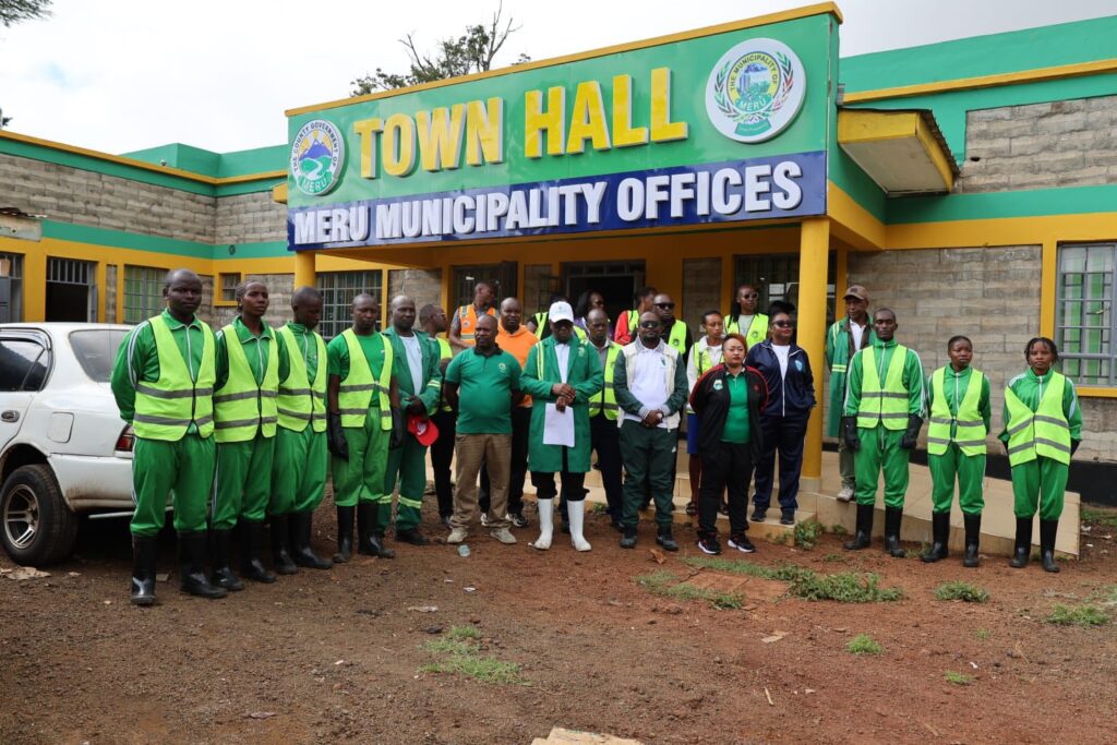 The Meru Youth Service has partnered with the Meru Municipality to engage recruits in community service